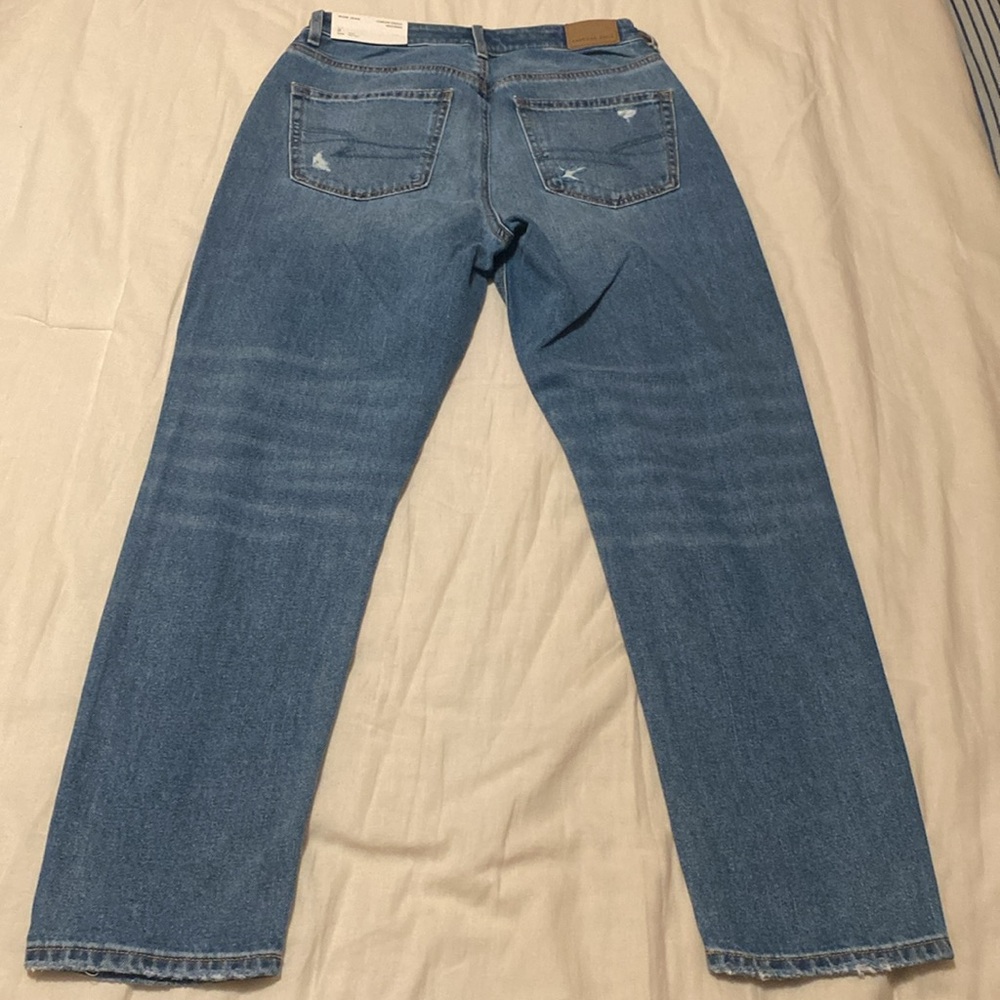 AE High Rise Mom Jean - Picture 2 of 6
